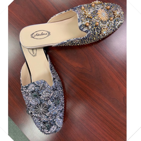 1 Left! Italina Silver Rhinestone Bow Flat Mule - Picture 8 of 8